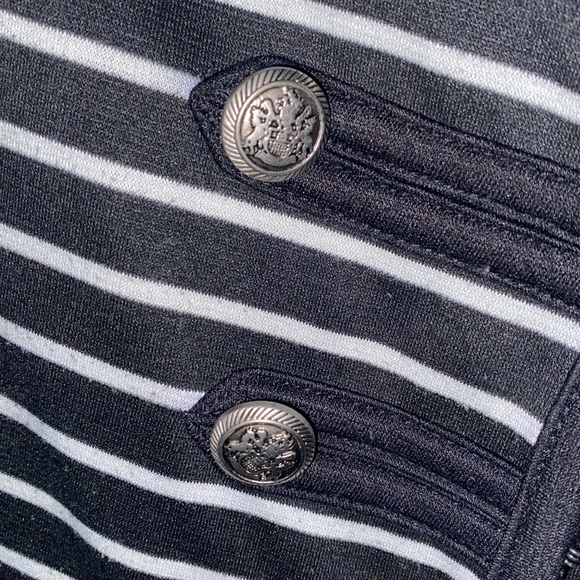 Black and white striped cropped jacket - Picture 2 of 3